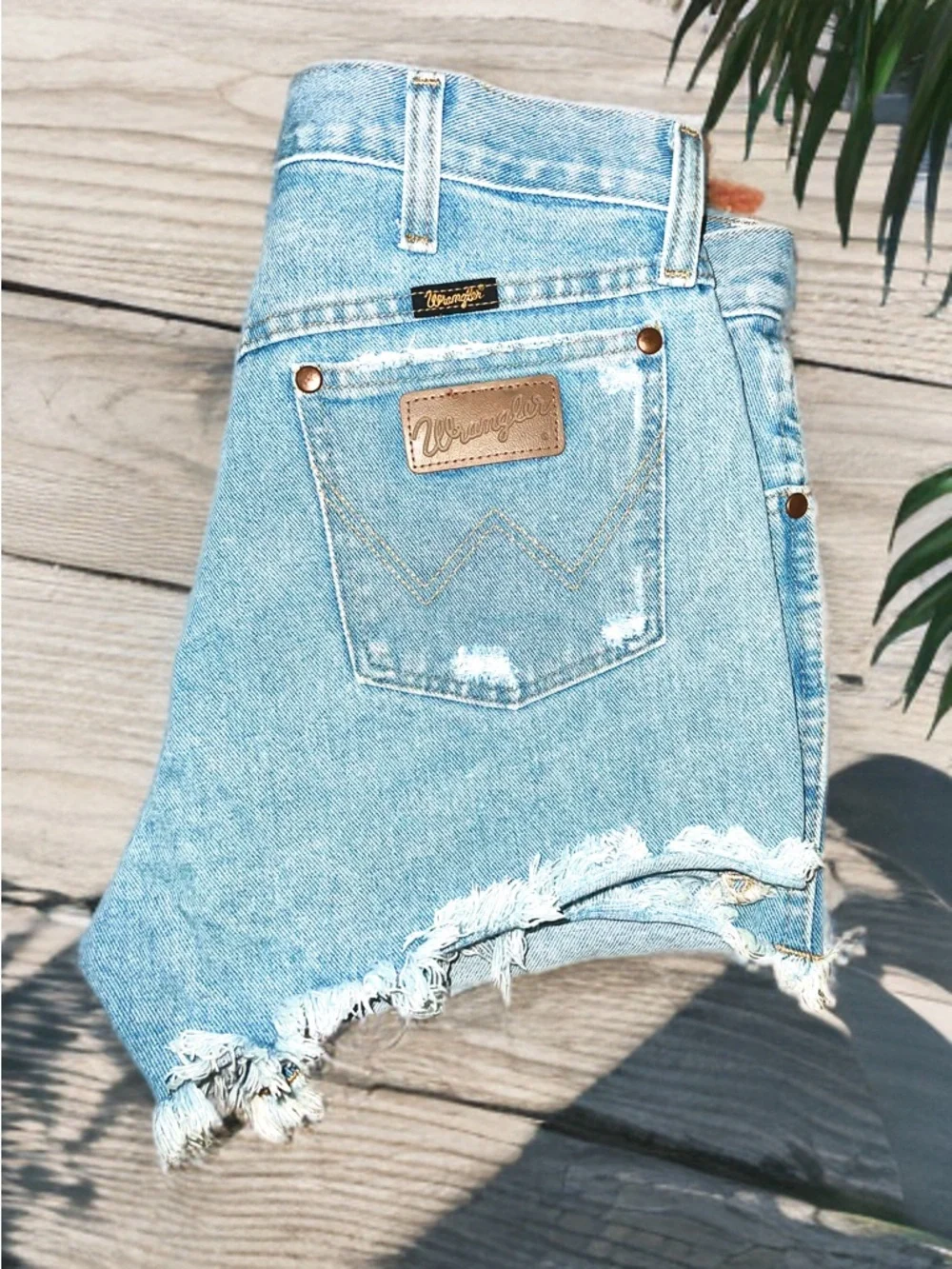 Wrangler High Rise Distressed Blue Denim Shorts Fits Size 11 - Picture 1 of 6